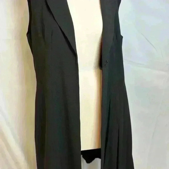 NEW - Elliatt Black Sheath Lined Dress w/hidden button front closures (Size L) - Picture 15 of 16